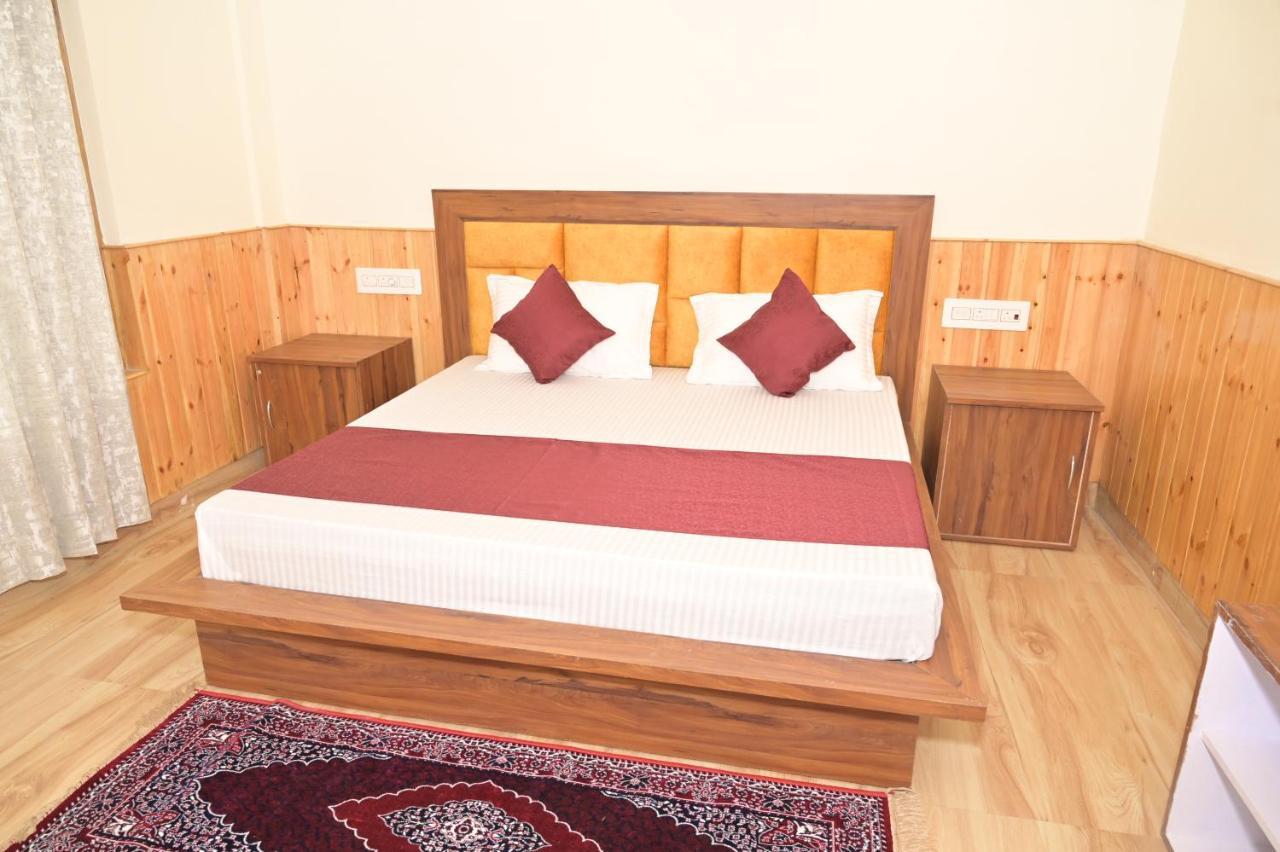 Hotel Royal Galaxy Tirthan Banjār Exteriér fotografie