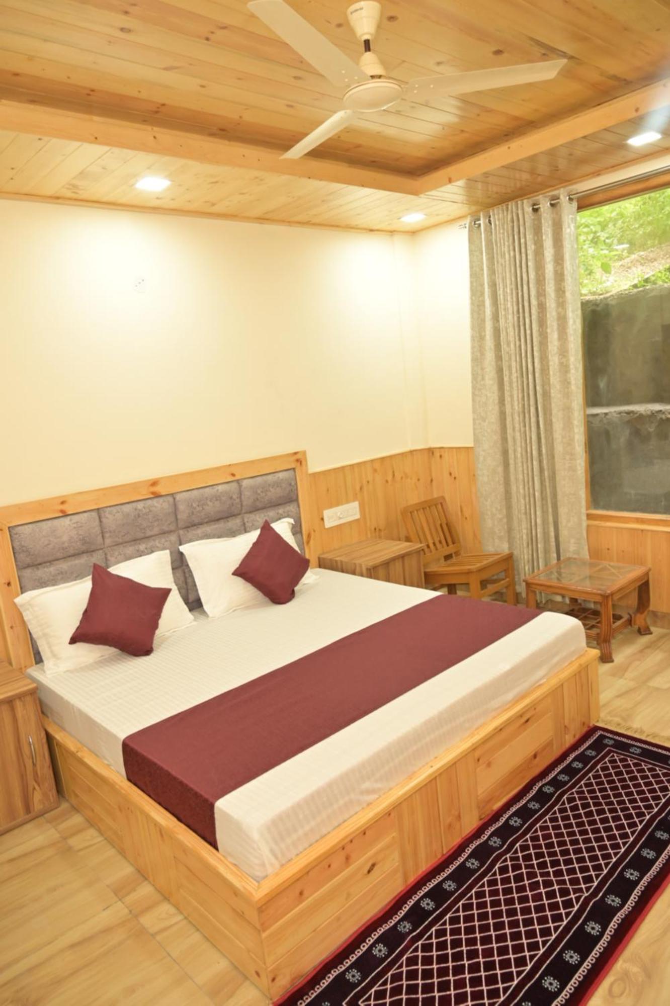 Hotel Royal Galaxy Tirthan Banjār Exteriér fotografie