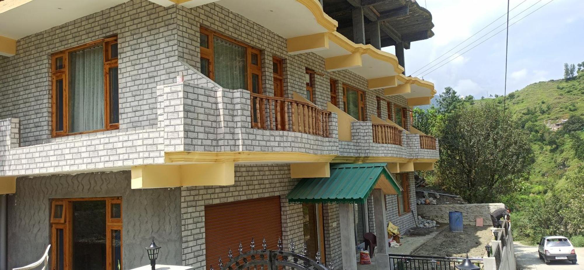 Hotel Royal Galaxy Tirthan Banjār Exteriér fotografie