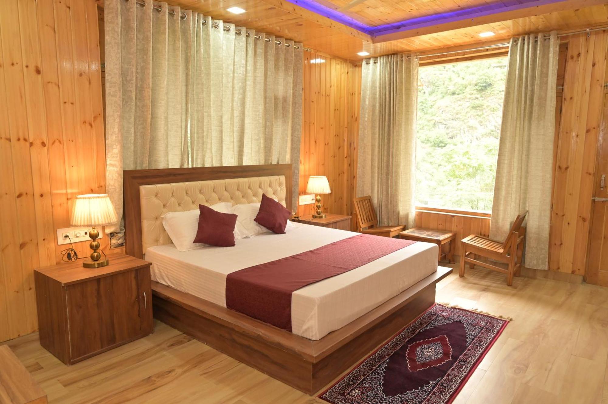 Hotel Royal Galaxy Tirthan Banjār Exteriér fotografie