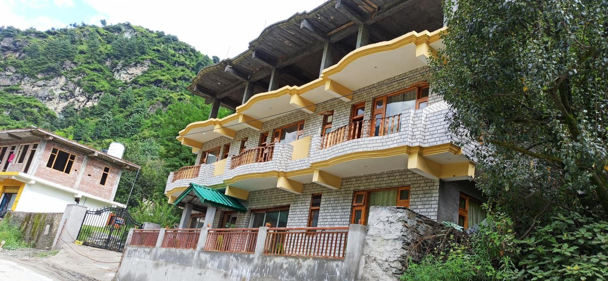 Hotel Royal Galaxy Tirthan Banjār Exteriér fotografie