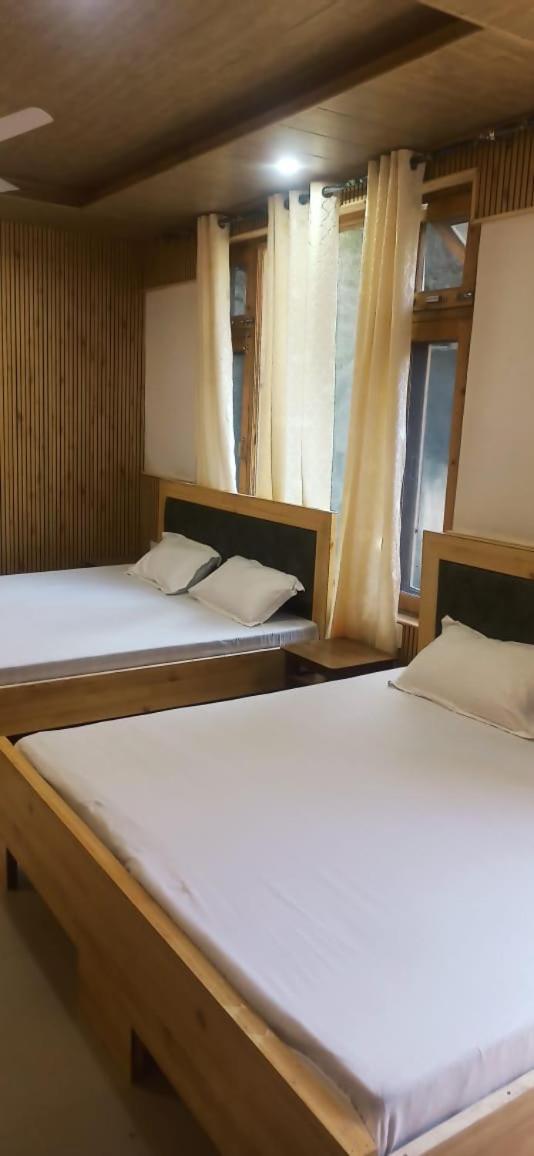 Hotel Royal Galaxy Tirthan Banjār Exteriér fotografie