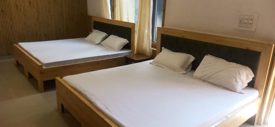 Hotel Royal Galaxy Tirthan Banjār Exteriér fotografie